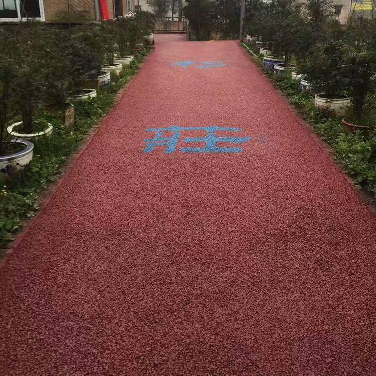 彩色透水混凝土防滑吗？