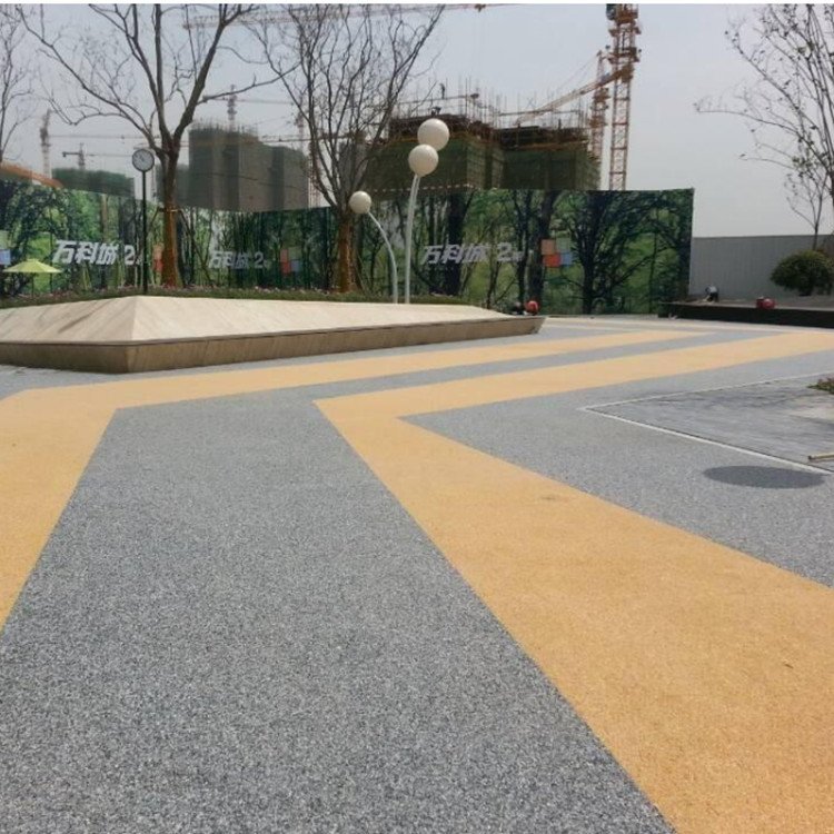 胶粘石地面施工要准备什么，又有哪些特点呢~