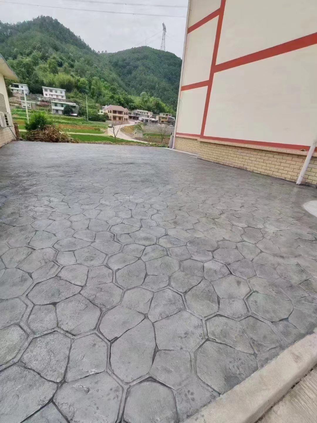 艺术压花地坪又称为压模地坪